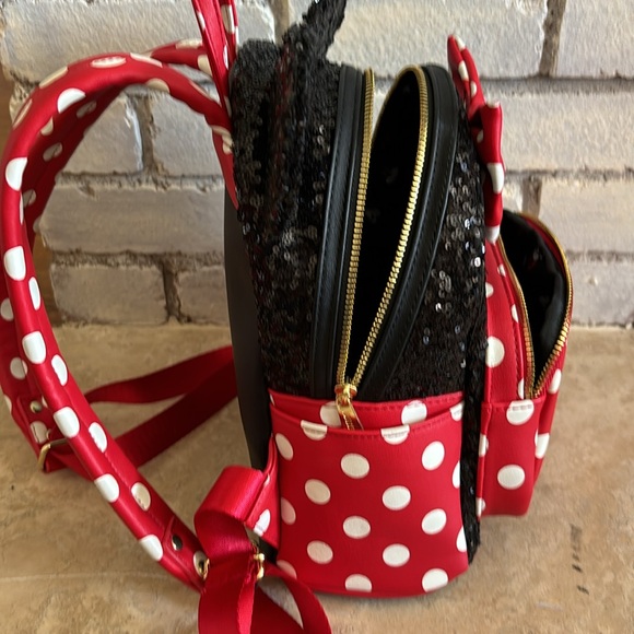 Loungefly Minnie Mouse Sequined Backpack - Picture 7 of 8